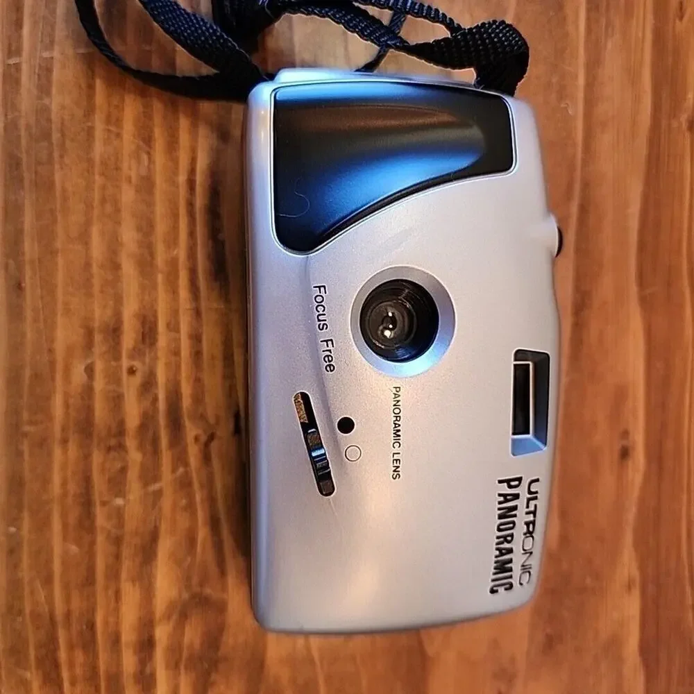 Vintage Ultronic Panoramic Camera 35mm Film Point & Shoot‎ Silver Camera EUC